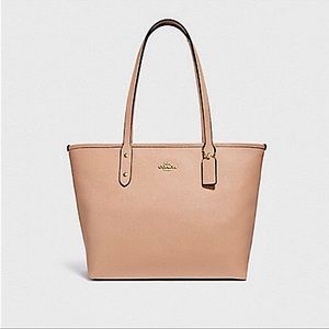 Nude cream Coach tote bag purse 👜